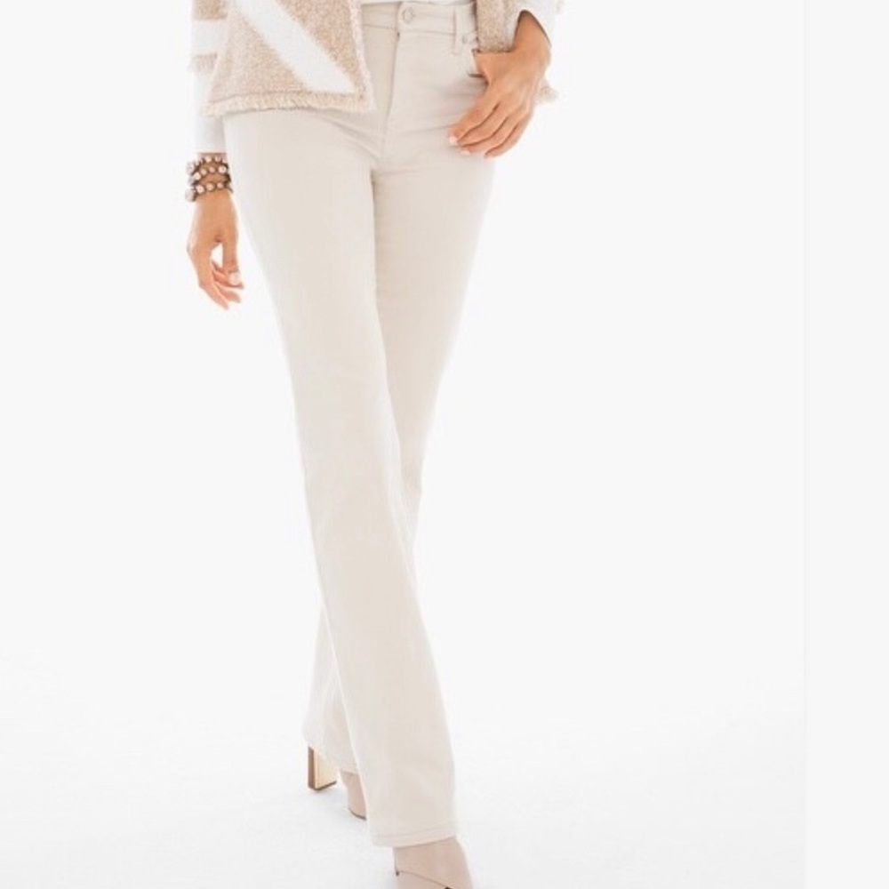 NWT SO LIFTING STRAIGHT LEG JEANS